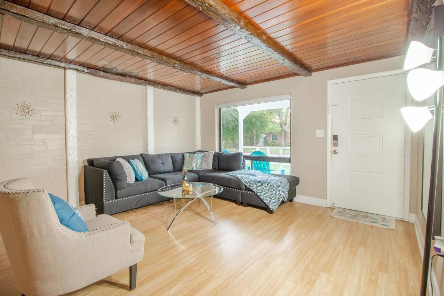 Holiday home Pet-Friendly 6Br W Fast Wifi Near Downtown!