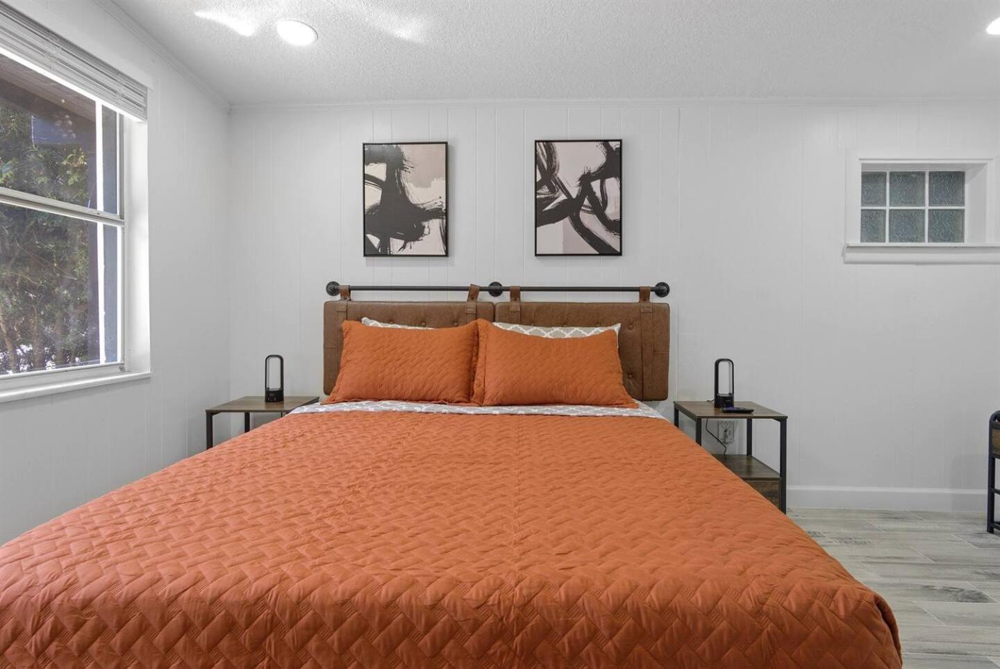 Private 3Br Unit Pet-Friendly Work Space! Holiday home *