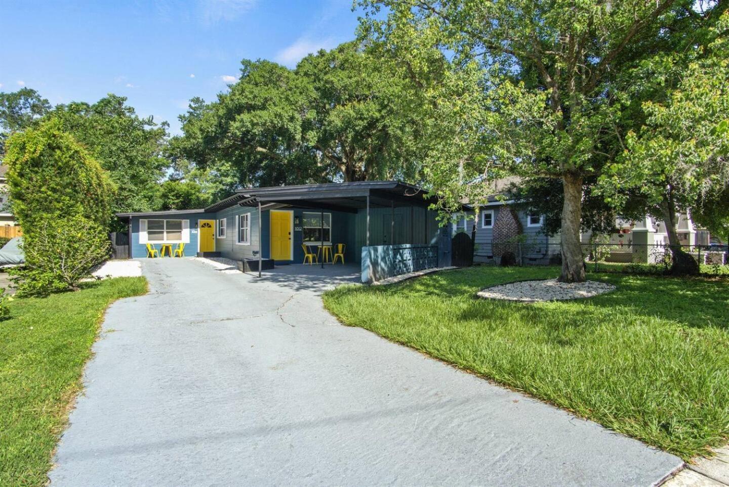 Private 3Br Unit Pet-Friendly Work Space!