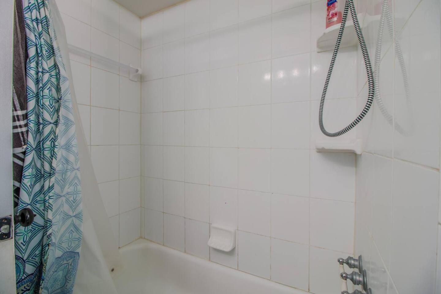 5Br Stay W Pool, Workspace & Fast Wi-Fi *