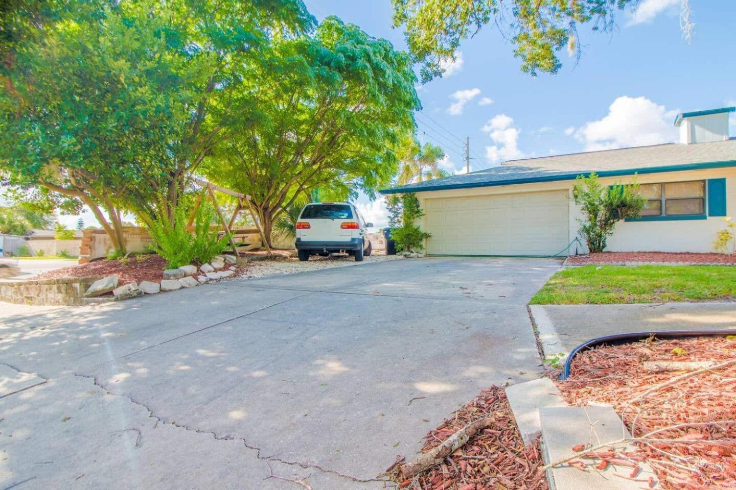 5Br Stay W Pool, Workspace & Fast Wi-Fi