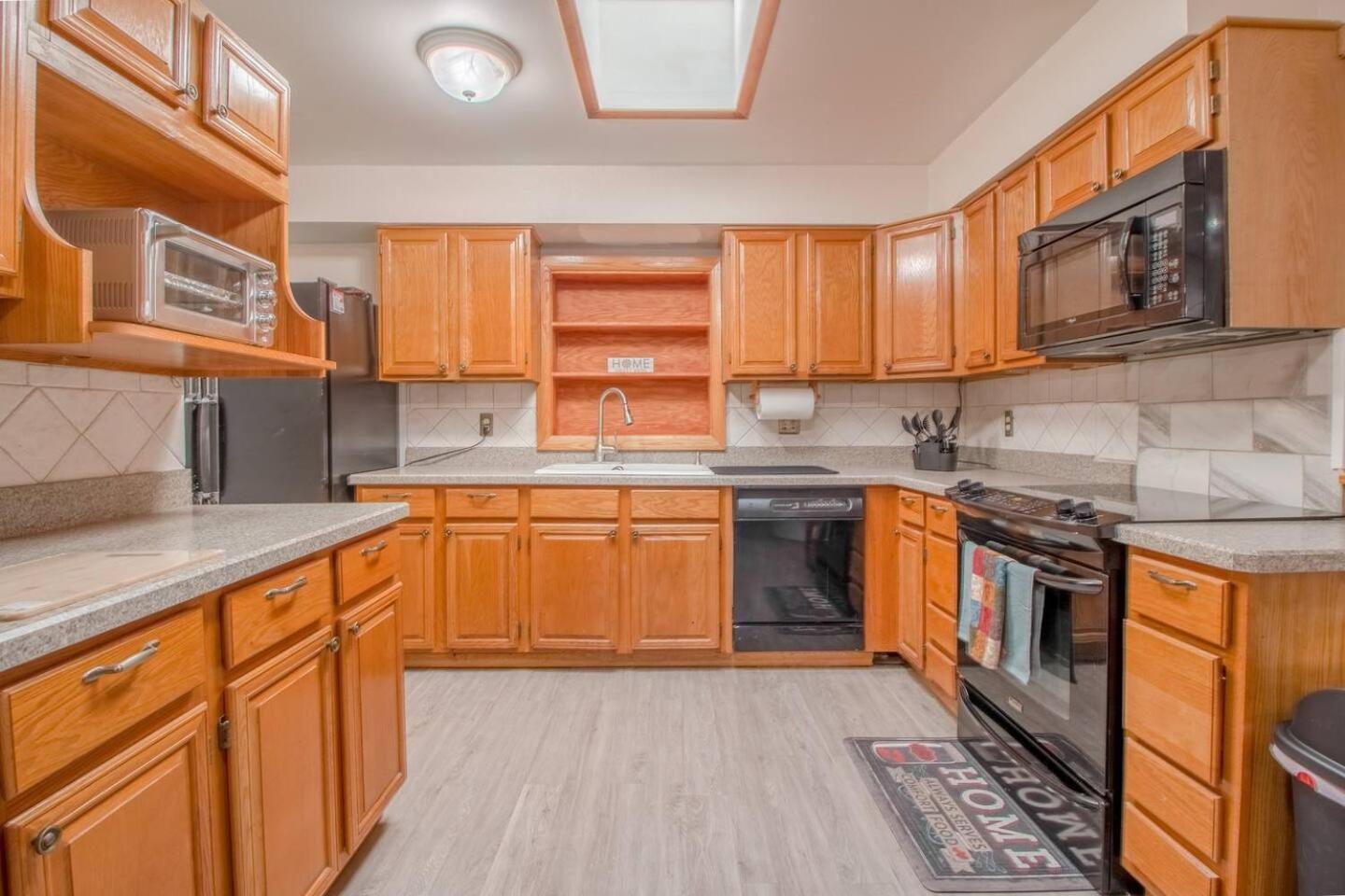 5Br Stay W Pool, Workspace & Fast Wi-Fi Orlando