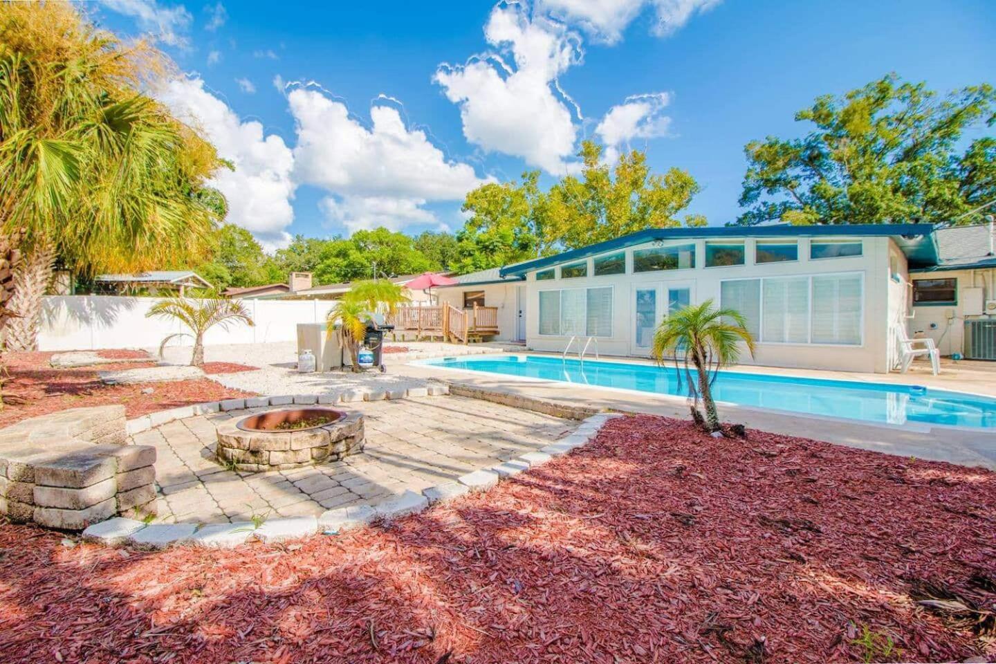 5Br Stay W Pool, Workspace & Fast Wi-Fi Holiday home Orlando