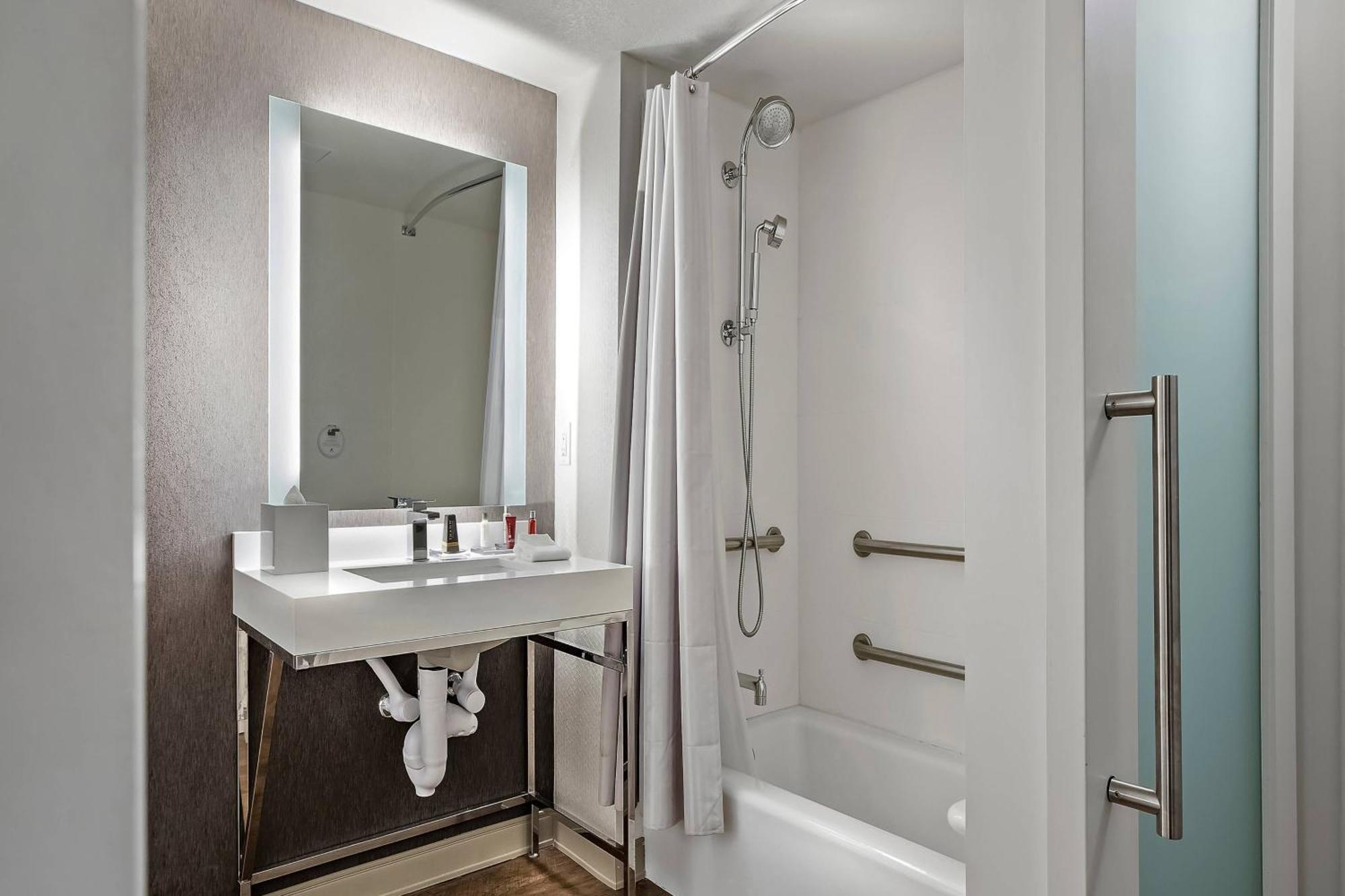 Hotel Marriott Downtown 3*