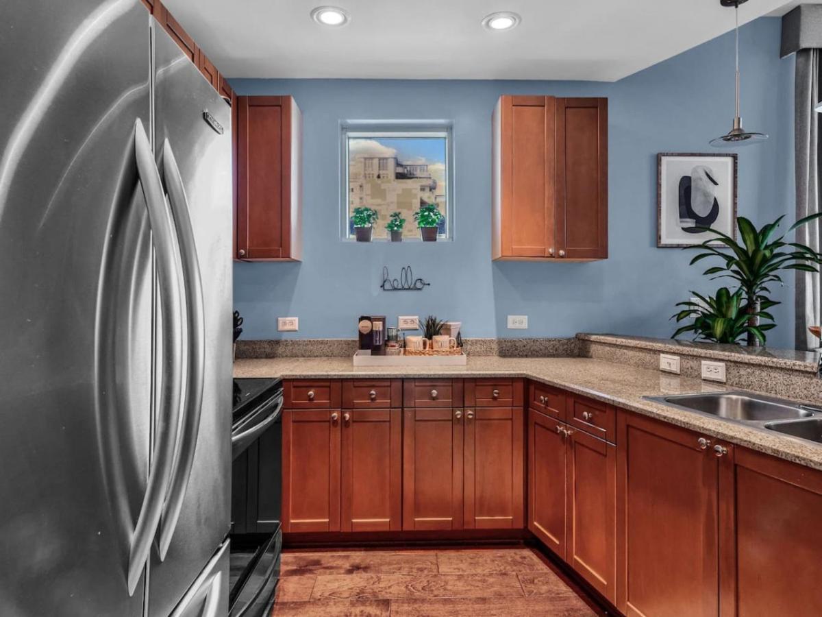 2bd 2bth Penthouse Downtown With Large Billiard Orlando