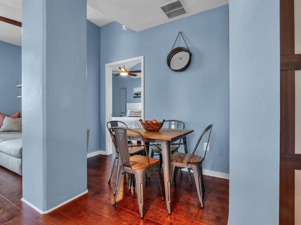 2bd 2bth Penthouse Downtown With Large Billiard