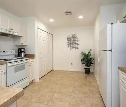 2br 2ba Retreat 10 Min From Int Airport