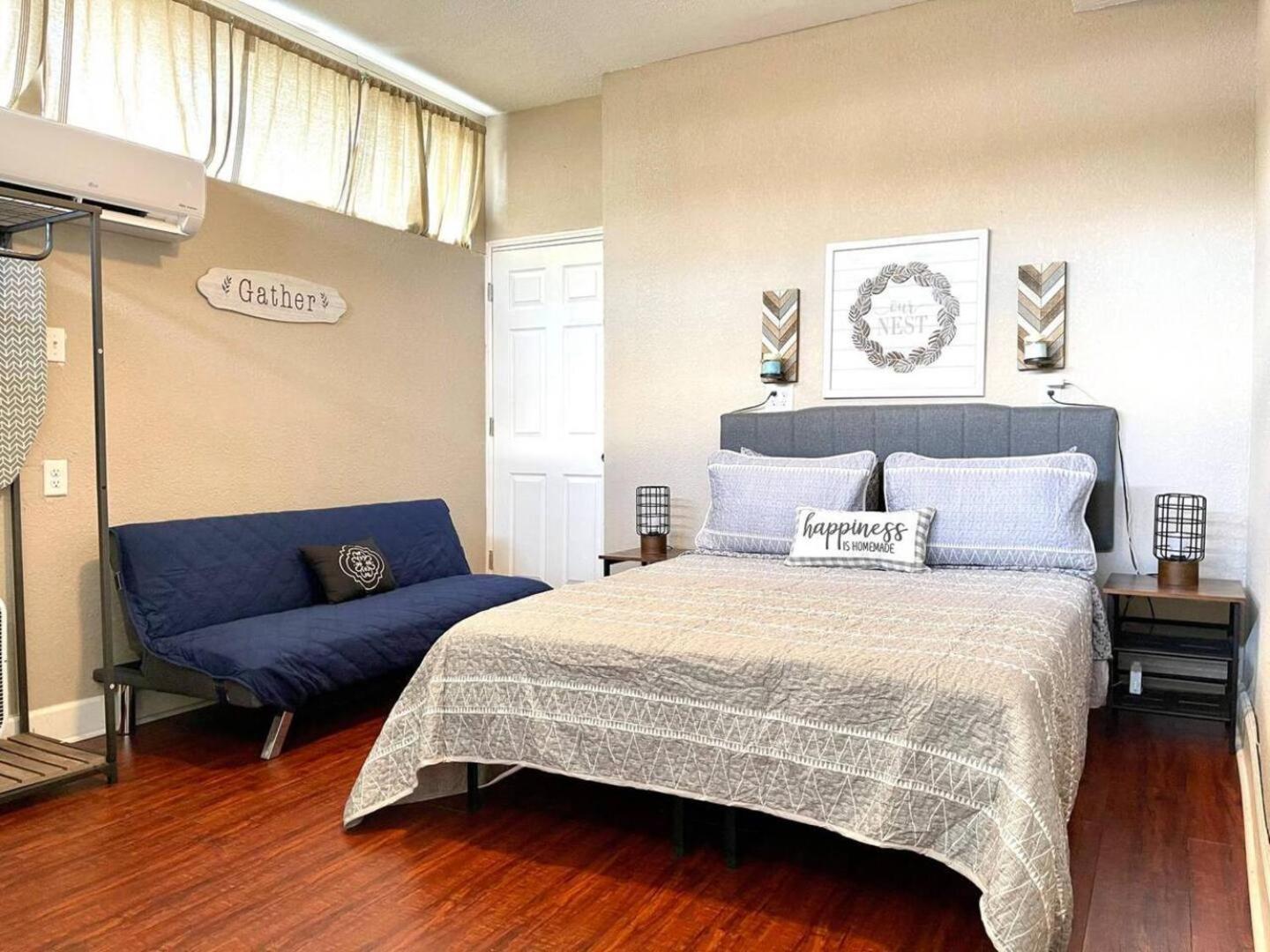 Pet-Friendly 6Br W Fast Wifi Near Downtown! Holiday home