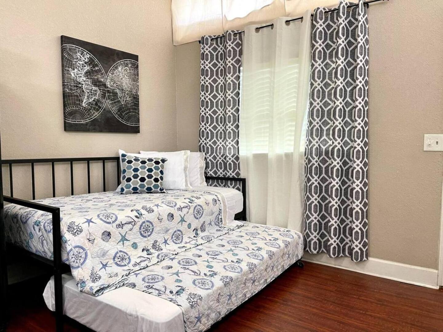 Pet-Friendly 6Br W Fast Wifi Near Downtown! Holiday home Orlando
