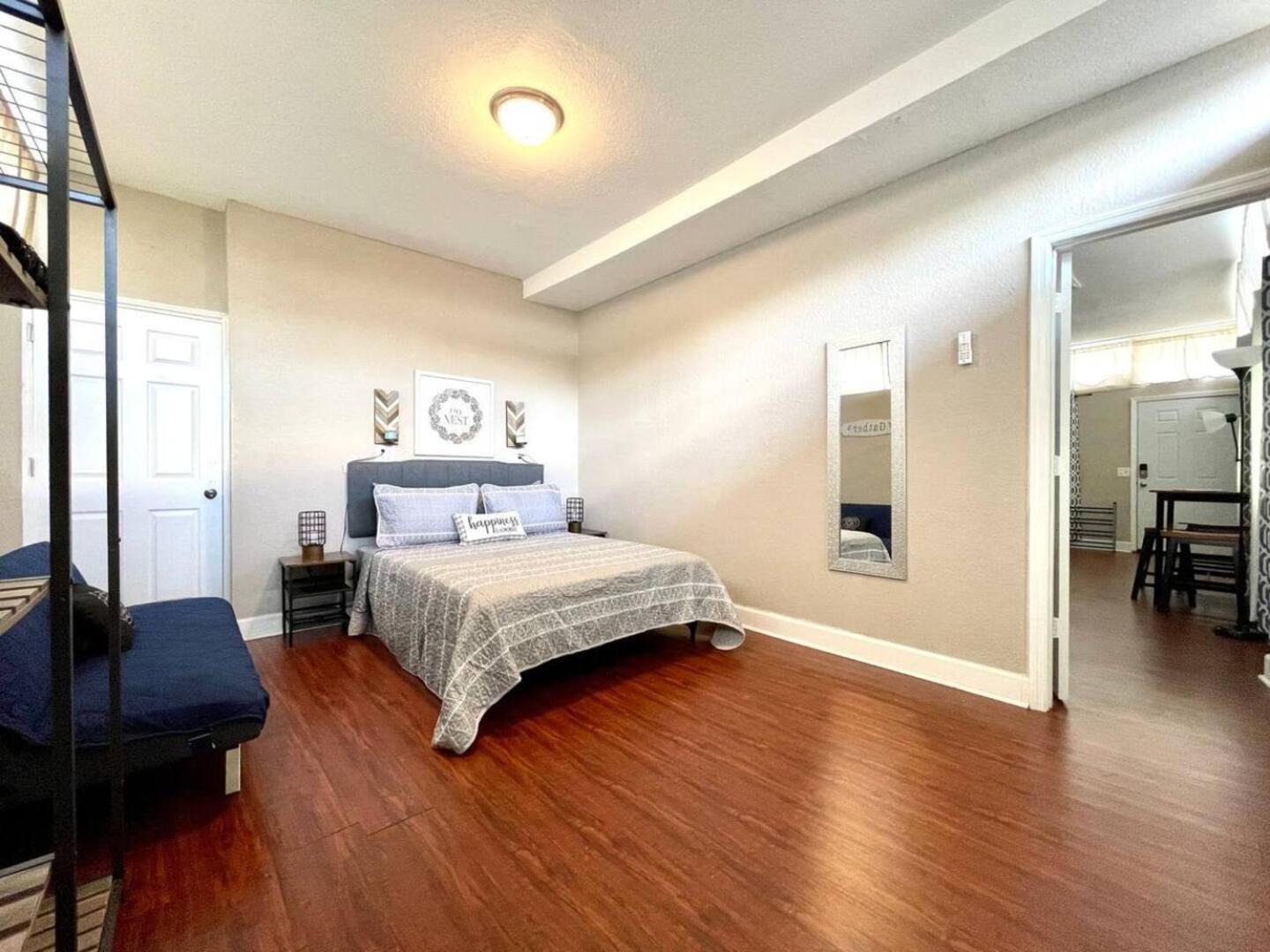 Holiday home Pet-Friendly 6Br W Fast Wifi Near Downtown! *