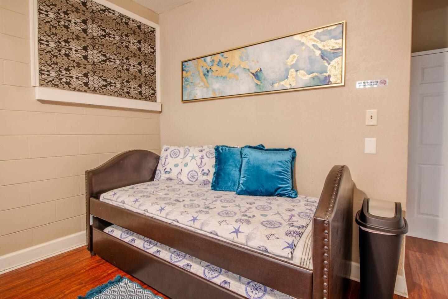 Holiday home Pet-Friendly 6Br W Fast Wifi Near Downtown!
