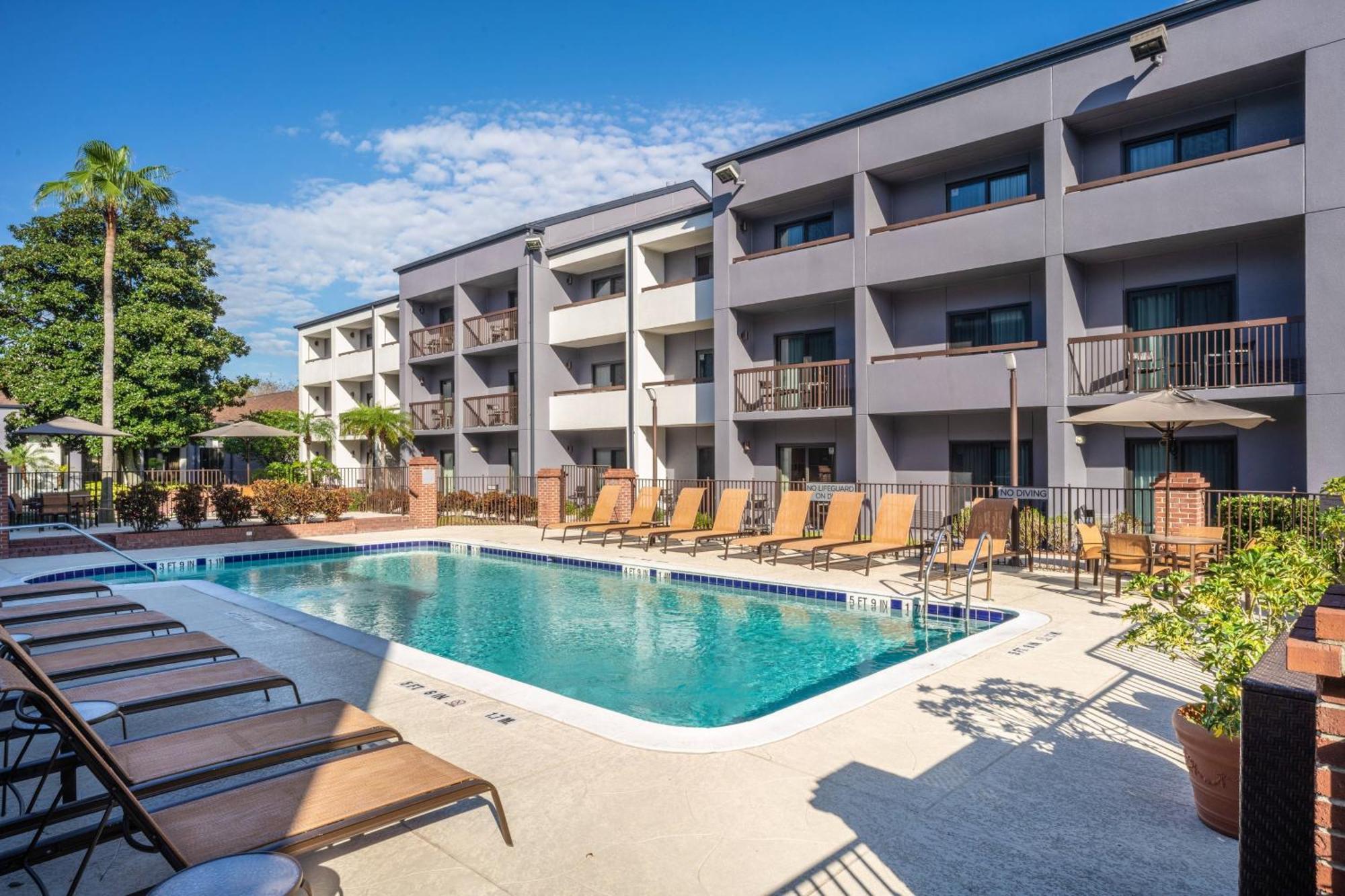 Courtyard By Marriott Airport Orlando