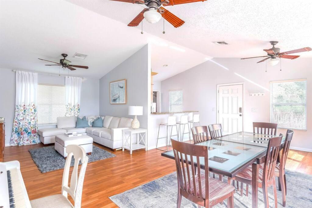 Large Deck, Lakefront, Yard Games Orlando