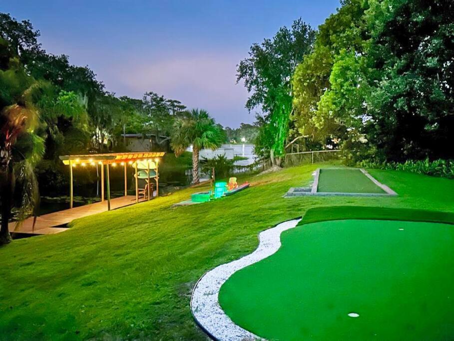 Large Deck, Lakefront, Yard Games Holiday home