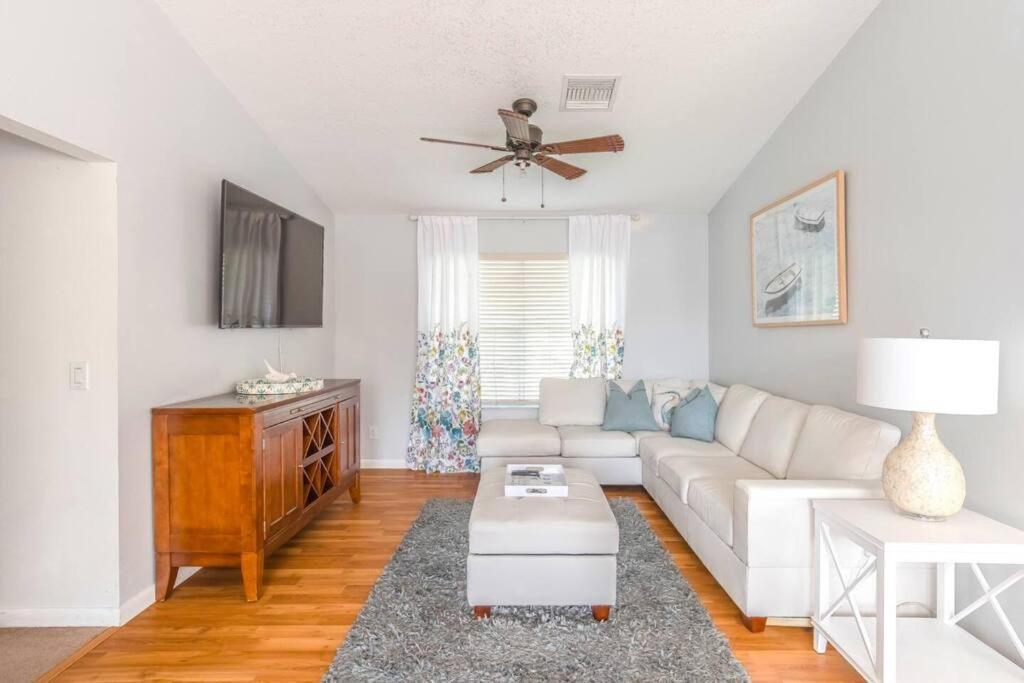 Large Deck, Lakefront, Yard Games Holiday home Orlando
