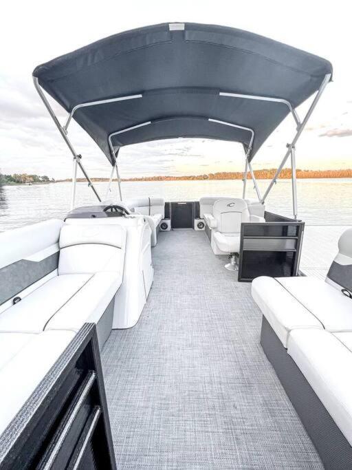 Large Deck, Lakefront, Yard Games * Orlando