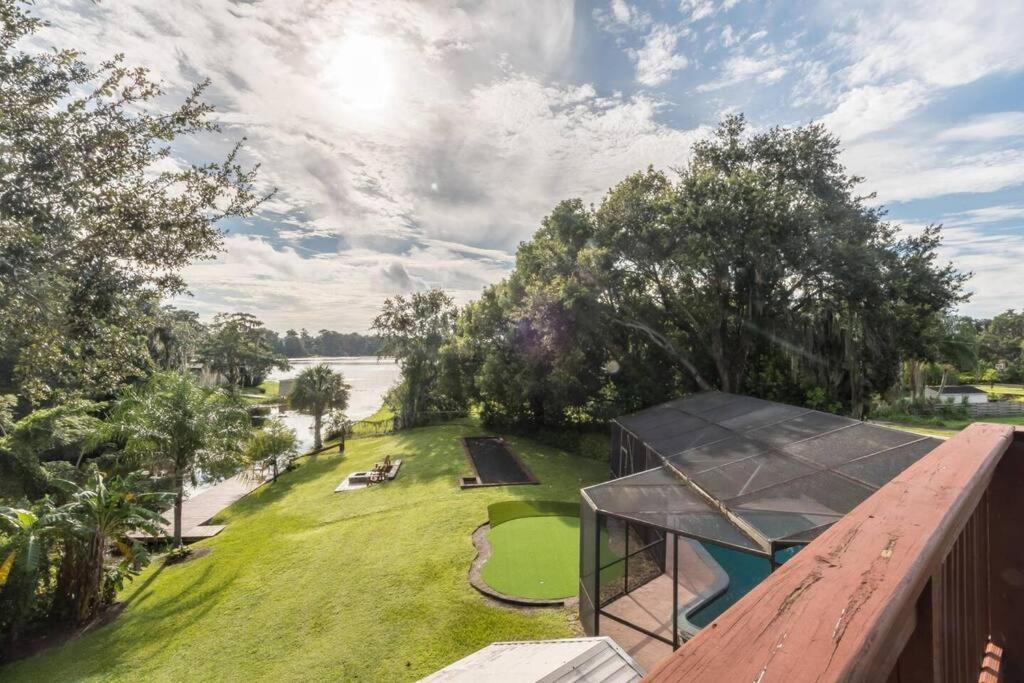 Large Deck, Lakefront, Yard Games *