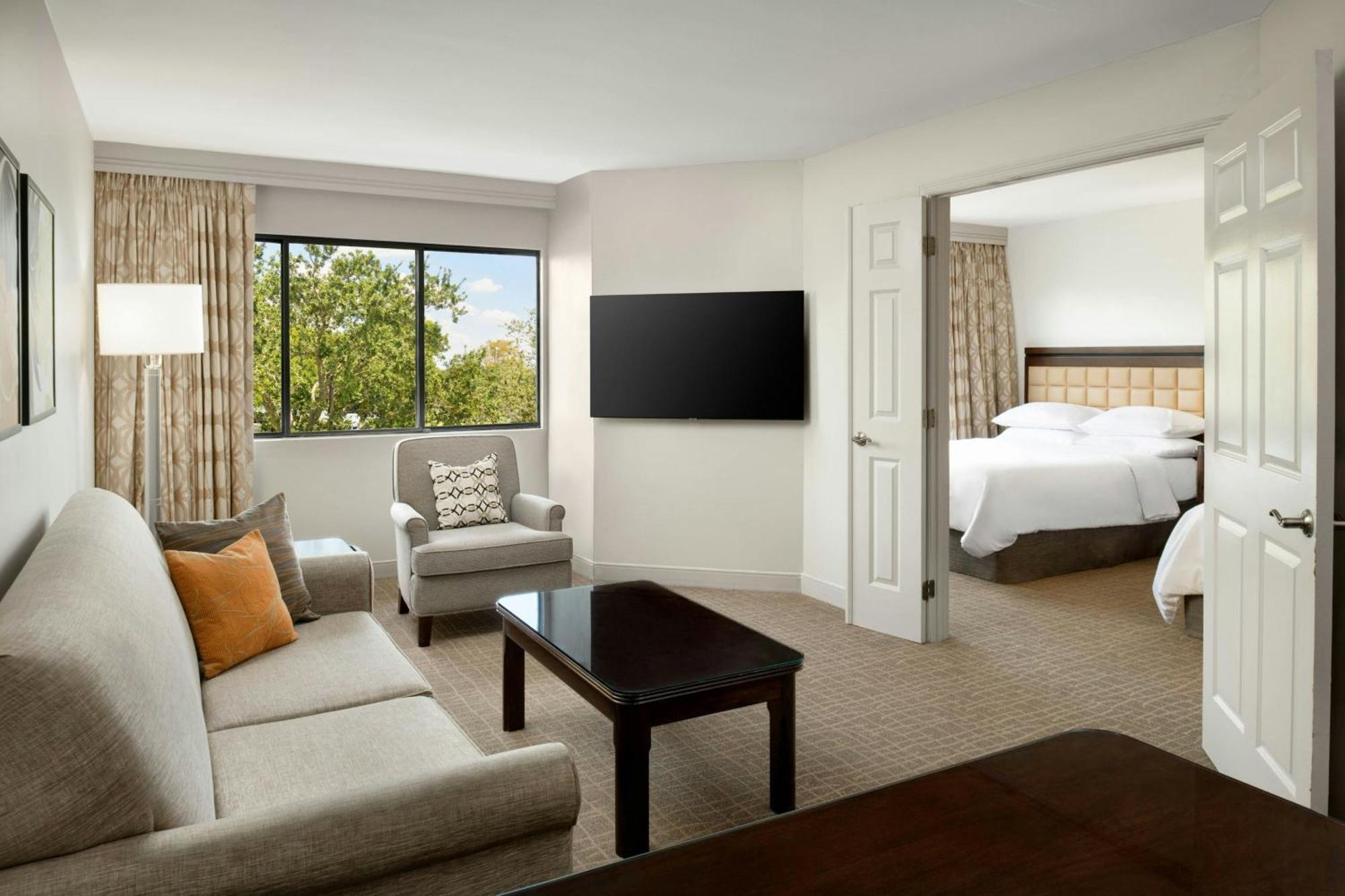 Hotel Sheraton Airport 3*