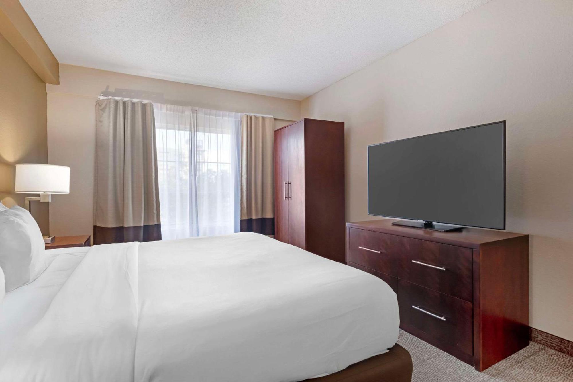 Comfort Downtown Hotel 3*