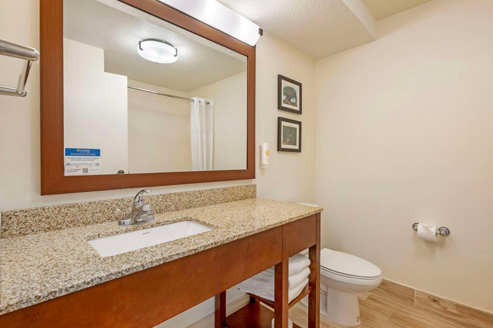 Comfort Downtown Hotel 3*