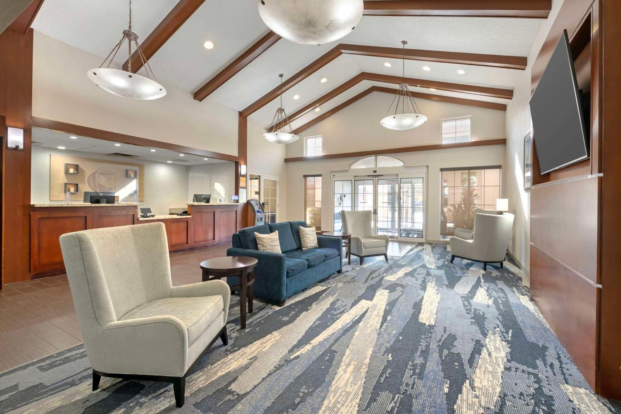 Hotel Comfort Downtown 3*
