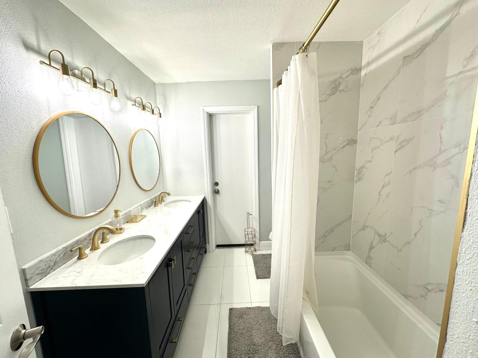 Holiday home Luxe Retreat With Private Pool *
