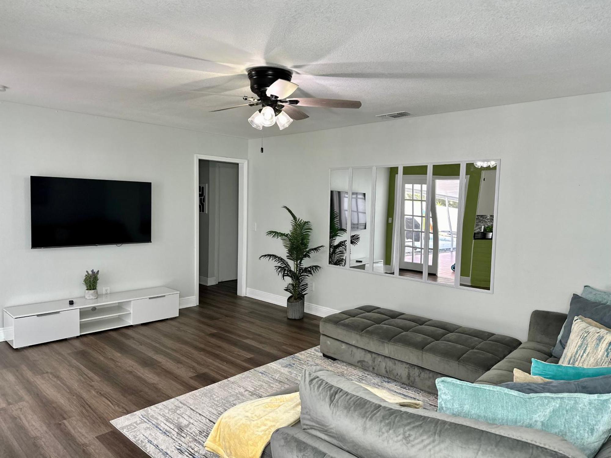 Luxe Retreat With Private Pool Holiday home Orlando