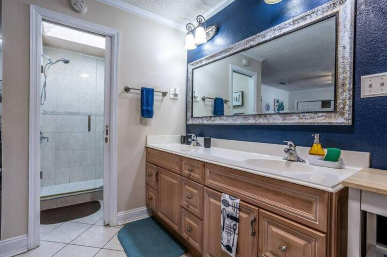 5Br Stay W Pool, Workspace & Fast Wi-Fi *