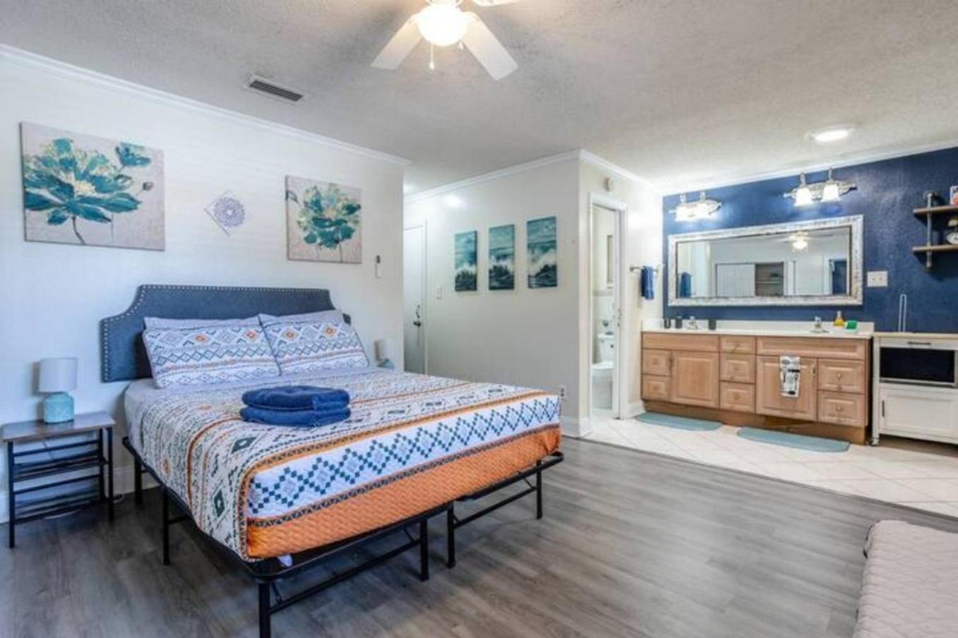 5Br Stay W Pool, Workspace & Fast Wi-Fi