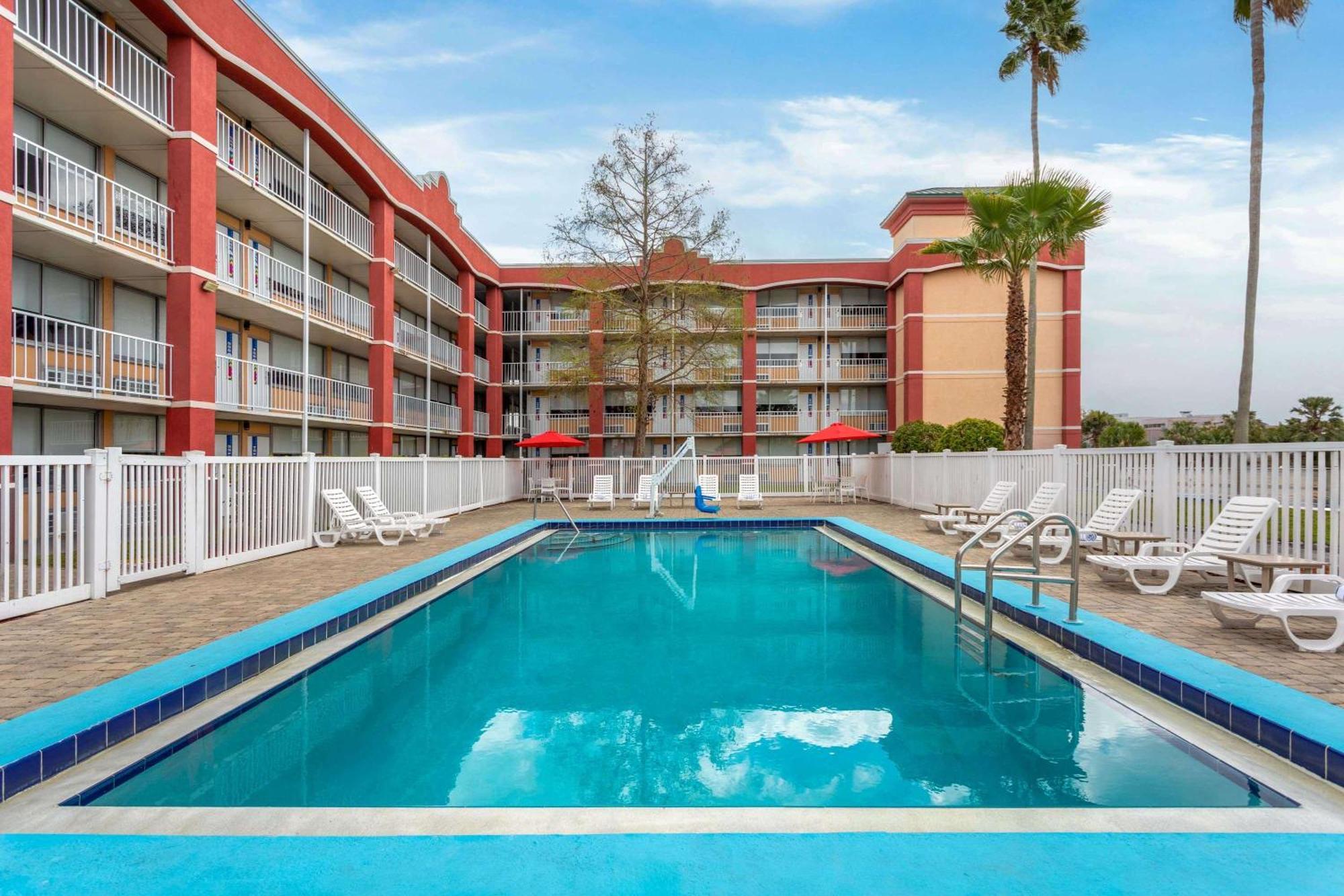 Developer Downtown Orlando, A Baymont By Wyndham Hotel 2*