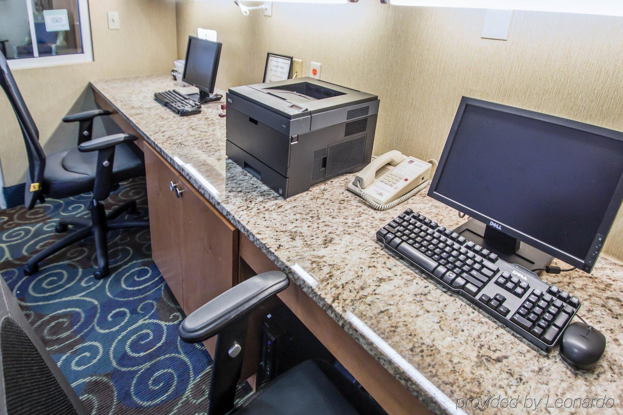 Hotel Comfort Downtown 3*