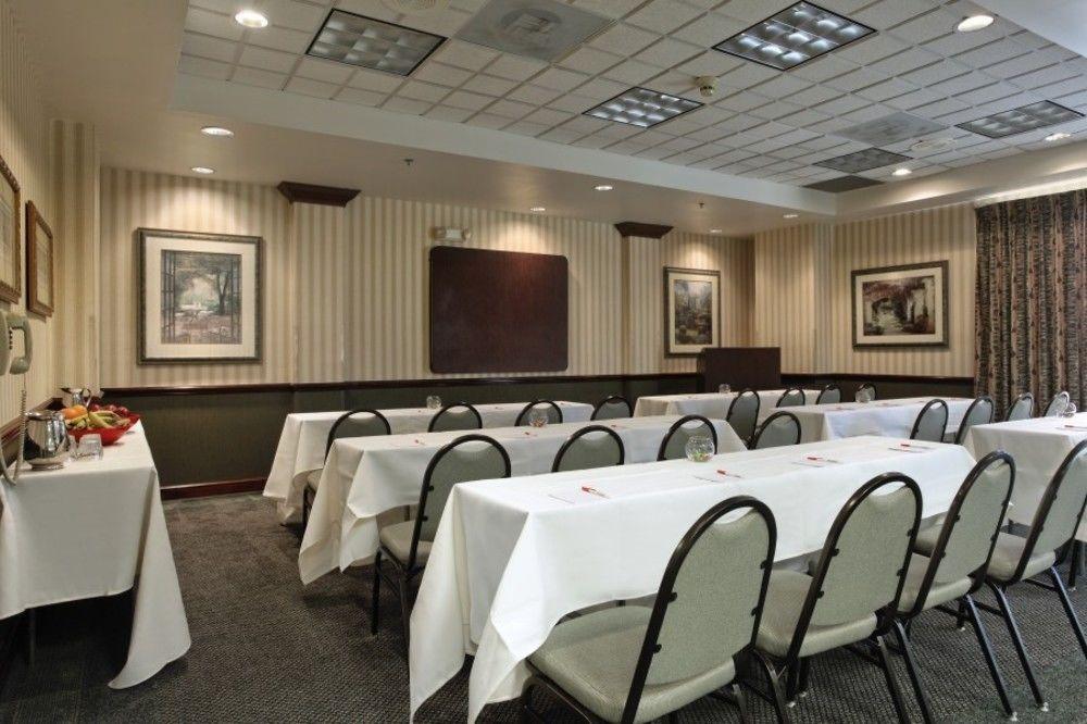Ramada By Wyndham Airport- Free Airport Shuttle Hotel Orlando