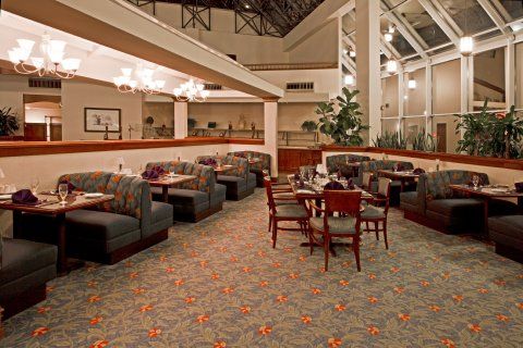 Hotel Doubletree By Hilton Airport