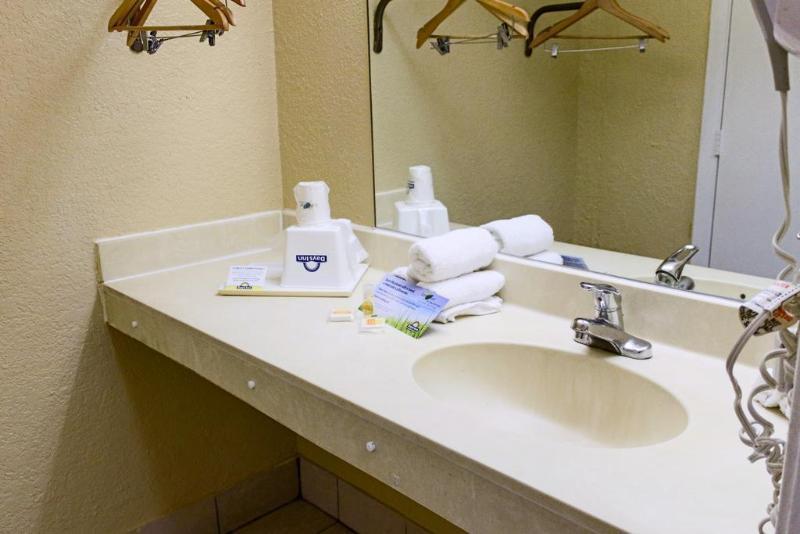 Hotel Days By Wyndham Downtown 2*