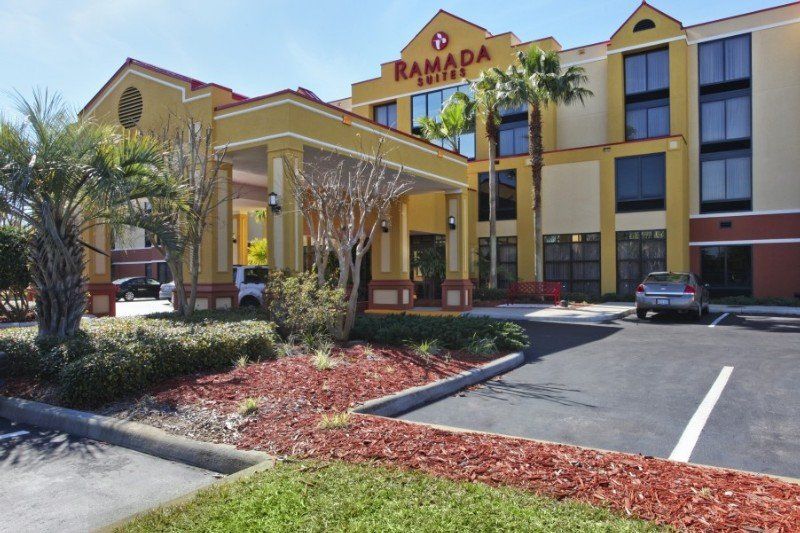 Ramada By Wyndham Airport- Free Airport Shuttle 3*