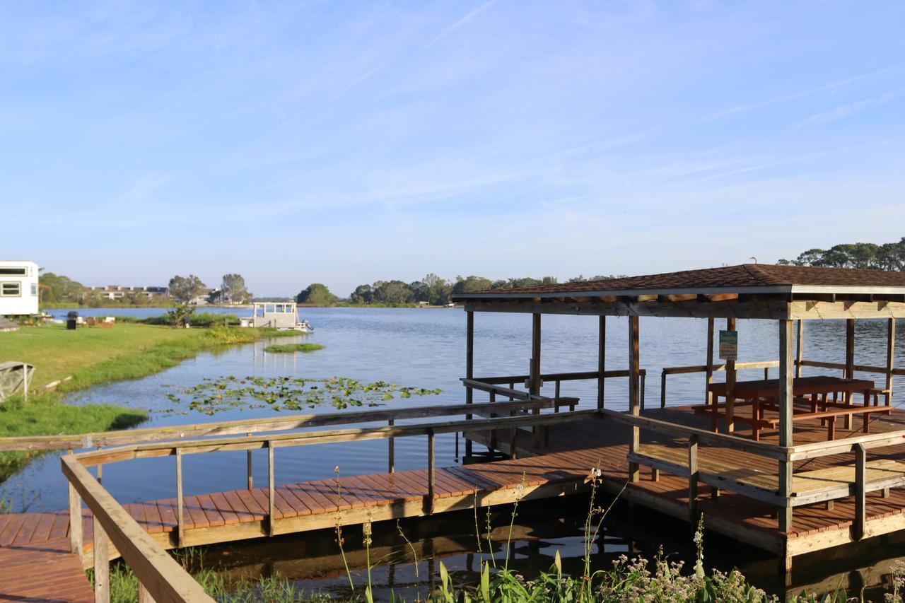 Lakefront Tiny Holiday home Orlando