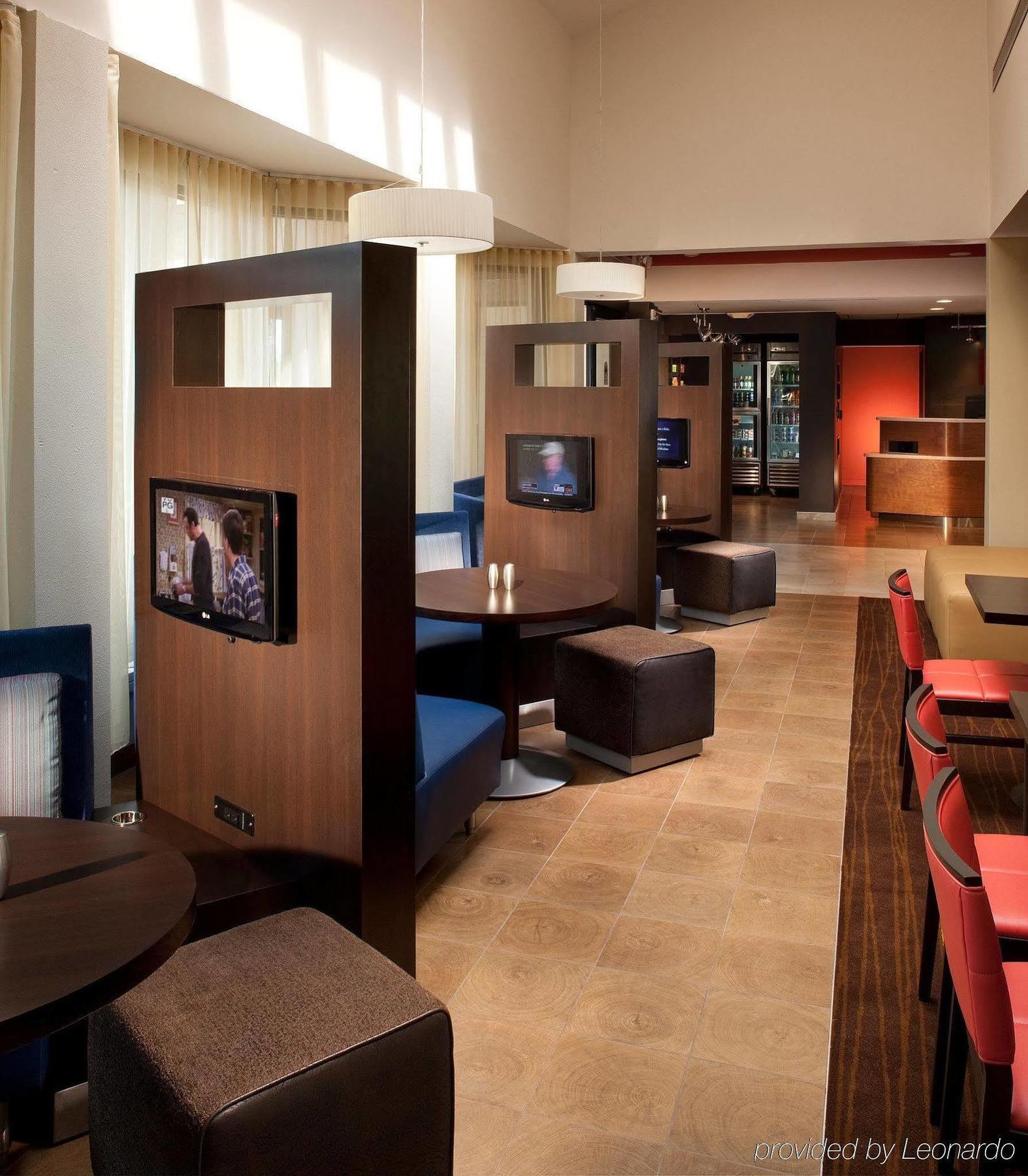 Hotel Courtyard By Marriott Airport 3*