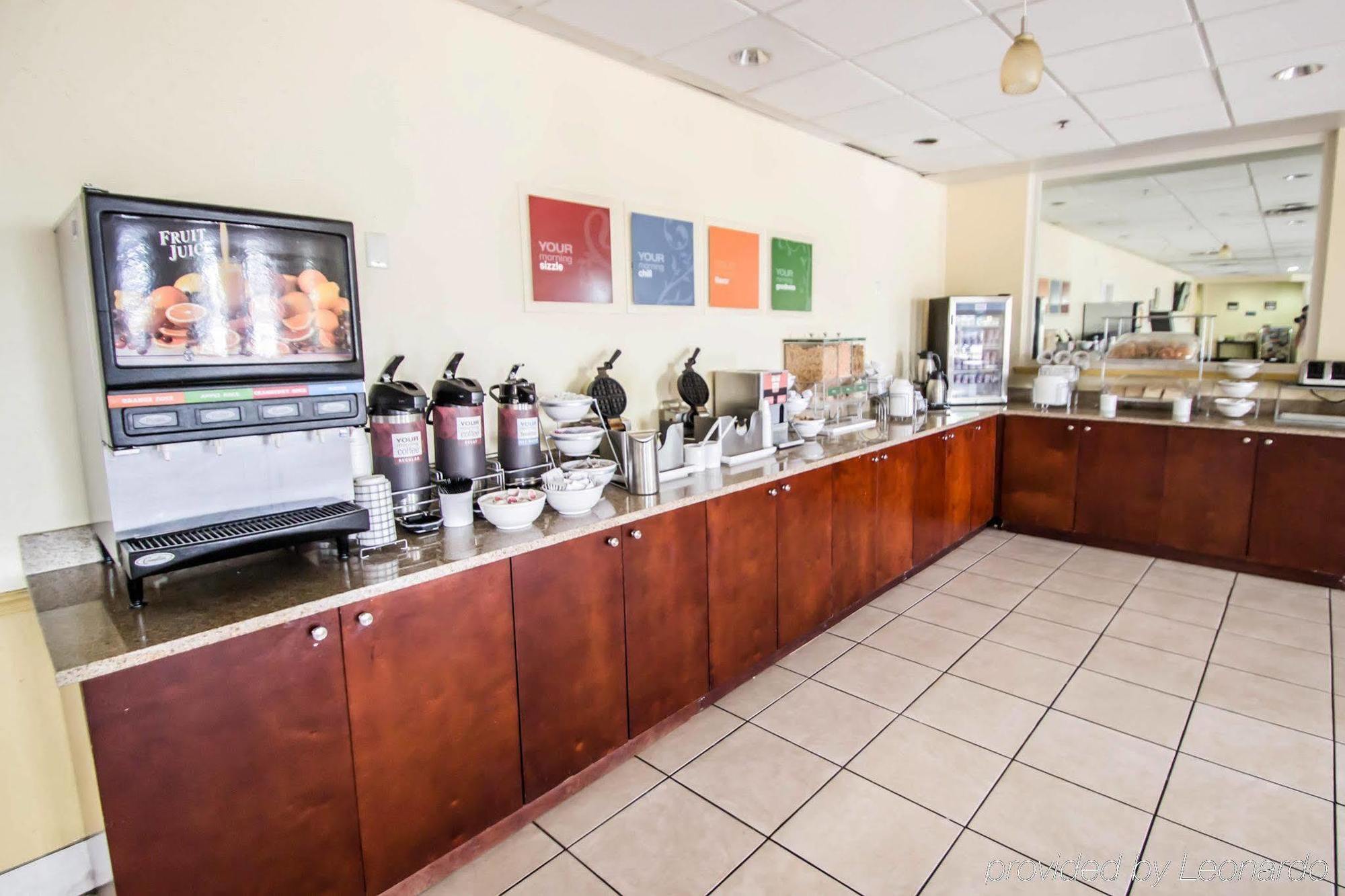 Hotel Quality & Winter Park Village Area Orlando
