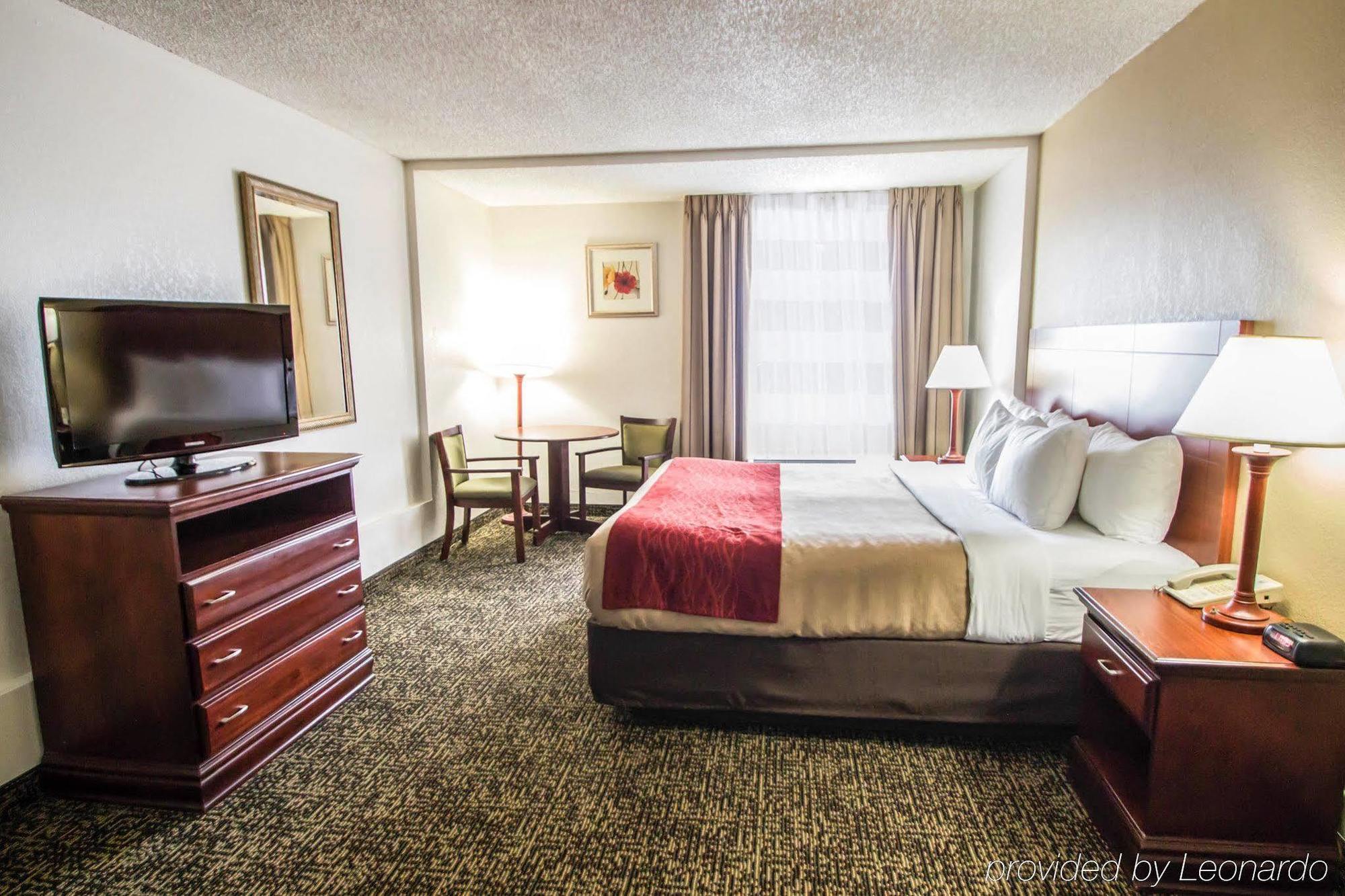 Quality & Winter Park Village Area Hotel 2*