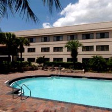 Sheraton Airport Hotel 3*