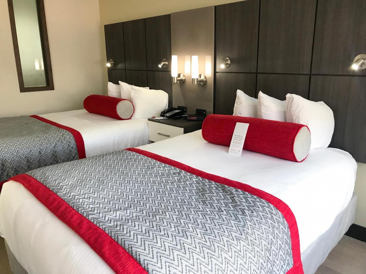 Ramada By Wyndham Airport- Free Airport Shuttle Hotel 3*