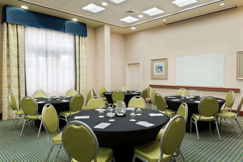 Hampton & Airport At Gateway Village 3* Orlando