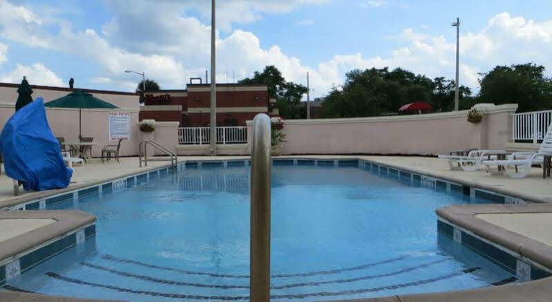 Comfort Downtown Hotel 3*