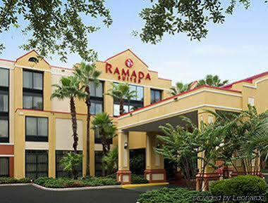 Ramada By Wyndham Airport- Free Airport Shuttle 3*