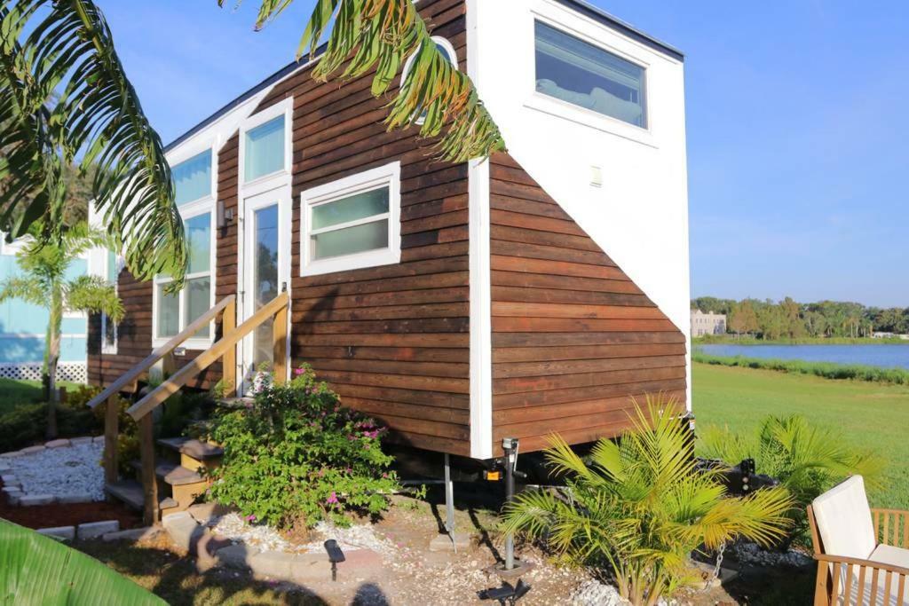 Lakefront Tiny Holiday home Orlando