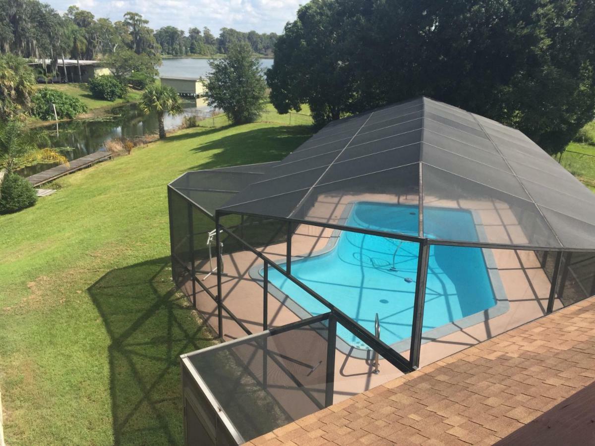 Lakefront 7 Bedroom Duplex, Pool, Boat, And Hottub