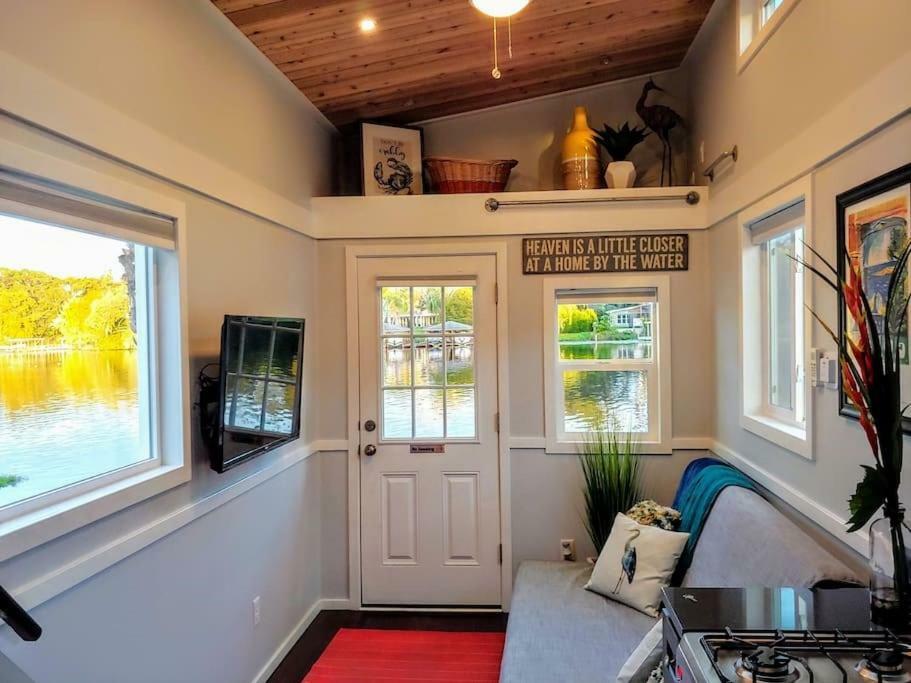 Holiday home Lakefront Tiny *