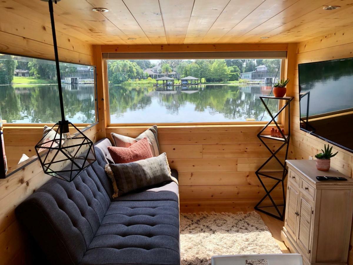 Lakefront Tiny Holiday home Orlando