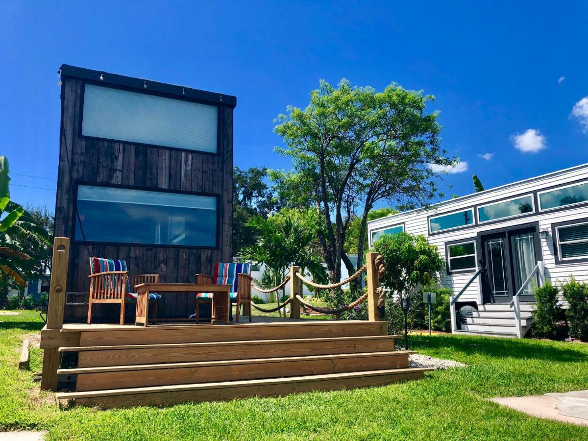Lakefront Tiny Holiday home Orlando