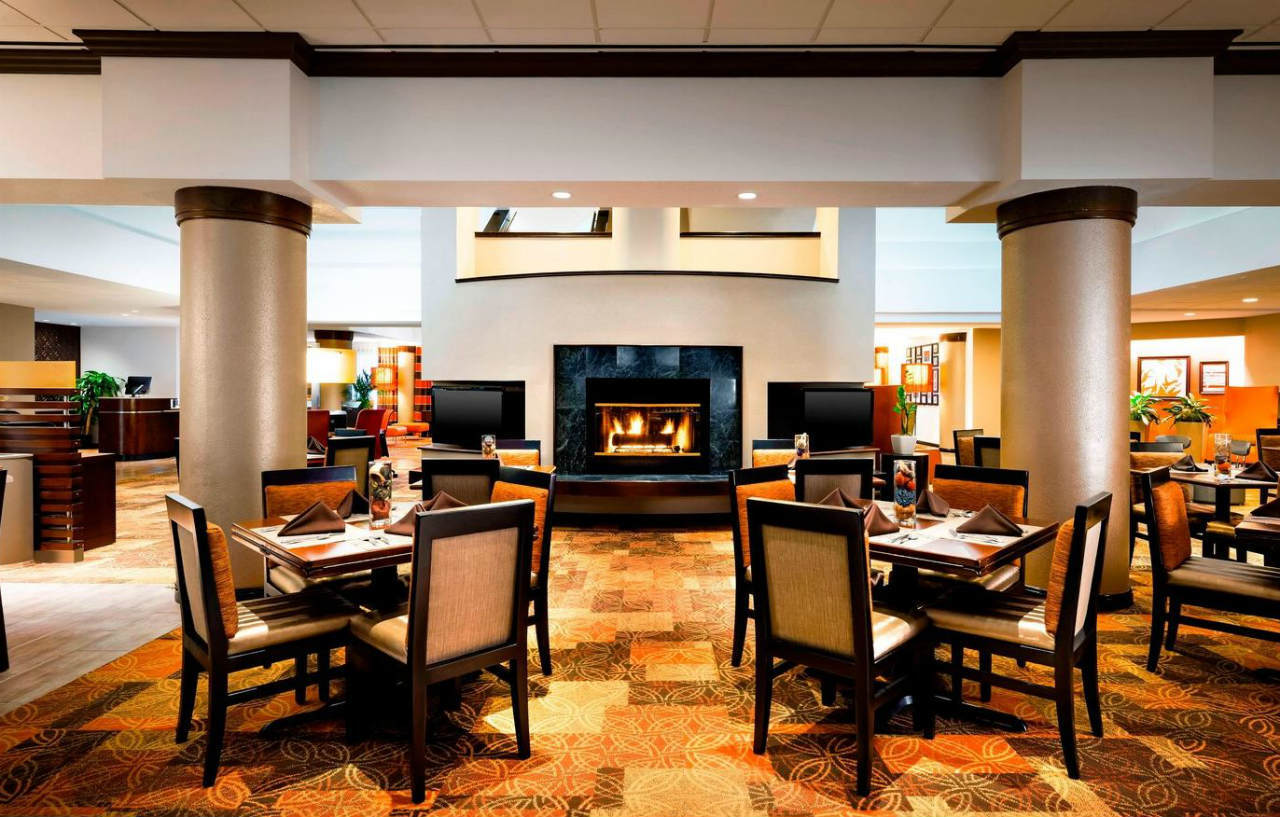 Sheraton Airport 3*